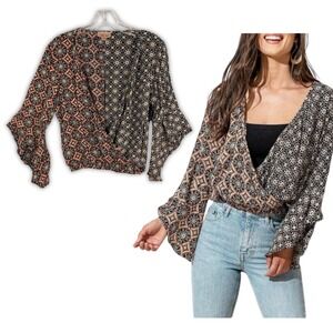 Willow & Root Faux Wrap Top Blouse Boho Lagnlook Flare Dolman Bell Sleeve M
